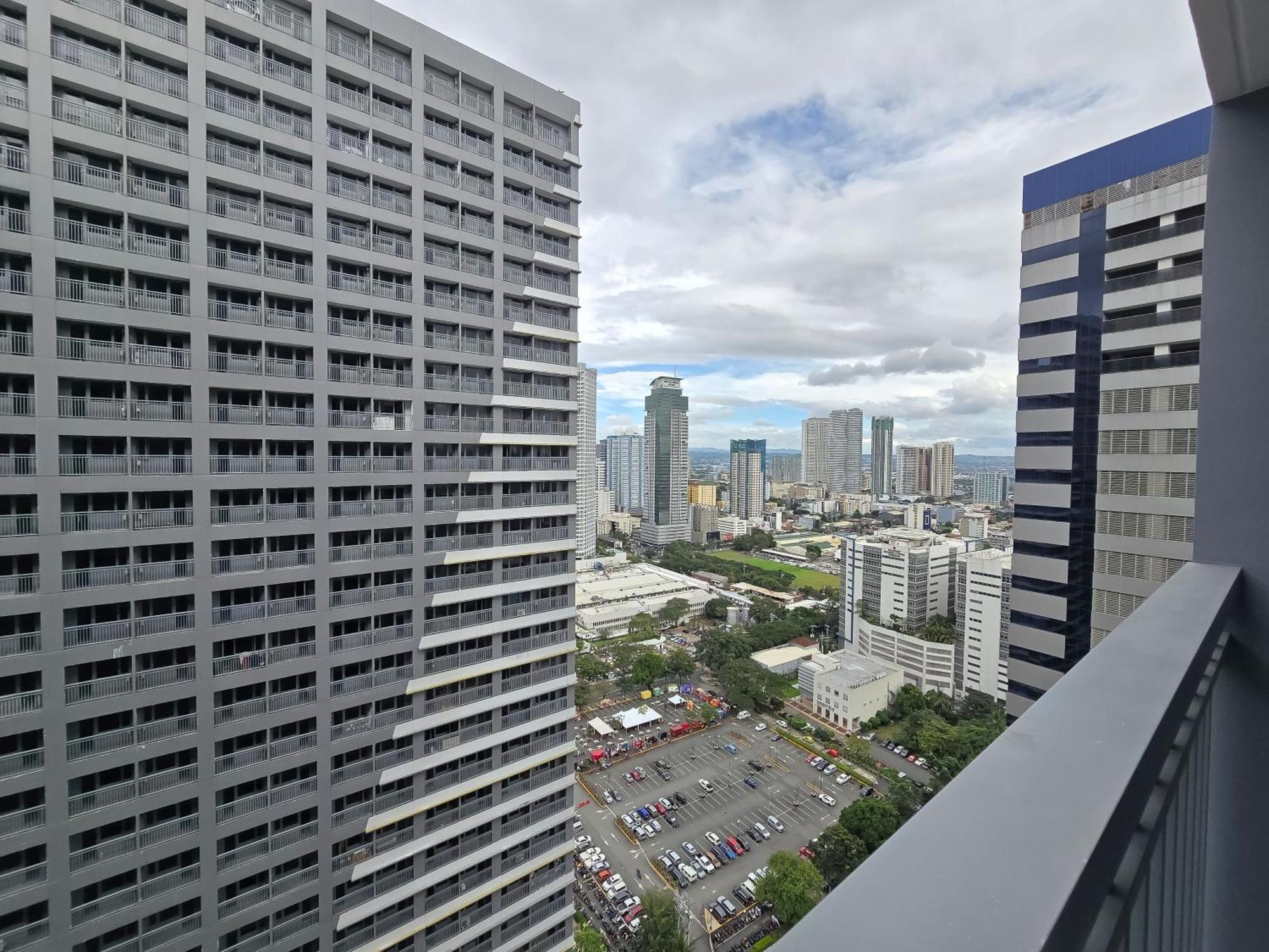 1Br Unit Condotel W Balcony Fame Residences #Fm64 Manila Exterior photo